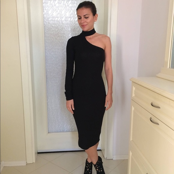 Marcellamoda Dresses & Skirts - HP🎉🔥20%OFF🔥Black Bodycon One Shoulder Dress NWT